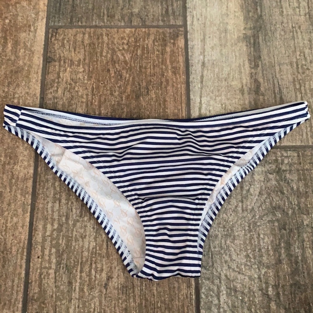 VS bathing suit bottoms